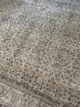 Load image into Gallery viewer, Vintage Turkish 9’3” x 13’1”