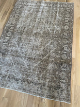 Load image into Gallery viewer, Antique Tabriz 4’2” x 6’1”