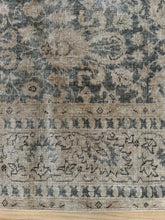 Load image into Gallery viewer, Vintage Oushak 8’9” x 12’1”