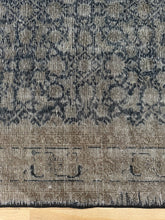 Load image into Gallery viewer, Antique Isparta 8’ x 10’3”