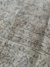 Load image into Gallery viewer, Vintage Turkish 7’9” x 12’1”