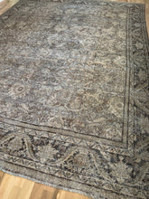 Load image into Gallery viewer, Antique Mahal 10’2” x 13’5”