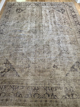 Load image into Gallery viewer, Antique Mahal 9’1” x 11’10”