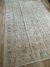 Load image into Gallery viewer, Vintage Turkish 6’10” x 10’3”