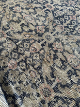 Load image into Gallery viewer, Antique Mahal 7’10” x 10’’8”