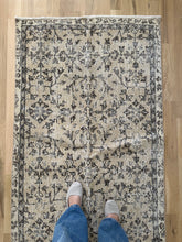 Load image into Gallery viewer, Vintage Turkish 3’1” x 5’11”