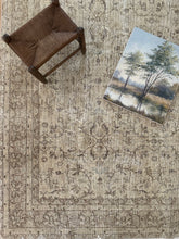Load image into Gallery viewer, Vintage Turkish 6’8” x 10’1”