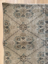 Load image into Gallery viewer, Vintage Turkish 3’8” x 6’5”