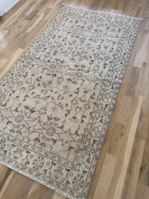 Load image into Gallery viewer, Vintage Turkish Scatter Rug 3’10” x 7’1”