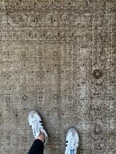 Load image into Gallery viewer, Vintage Persian Rug 6’5” x 9’6”