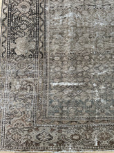 Load image into Gallery viewer, Antique Malayer 5’ x 9’5”