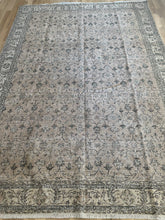 Load image into Gallery viewer, Vintage Turkish 7’5” x 10’5”