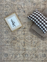 Load image into Gallery viewer, Vintage Turkish 7’1” x 10’8”