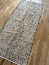 Load image into Gallery viewer, Vintage Turkish 2’7” x 6’2”