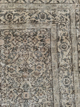 Load image into Gallery viewer, Vintage Turkish 5’1” x 7’9”