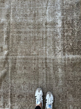 Load image into Gallery viewer, Vintage Persian Rug 6’5” x 9’6”