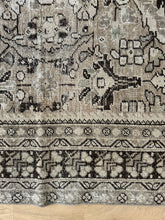 Load image into Gallery viewer, Antique Mahal 7’4” x 10’6”