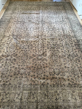 Load image into Gallery viewer, {ON HOLD} Vintage Turkish 8’10” x 13’4”