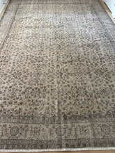 Load image into Gallery viewer, Vintage Turkish 9’3” x 13’1”