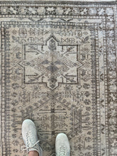 Load image into Gallery viewer, Antique Heriz 3’2” x 5’2”
