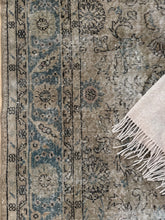 Load image into Gallery viewer, Vintage Isparta 7’7” x 10’7”