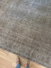 Load image into Gallery viewer, Vintage Mahal 8’ x 10’10”