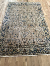 Load image into Gallery viewer, Vintage Turkish 5’ x 7’8”