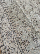 Load image into Gallery viewer, Vintage Turkish 8’ x 11’6”