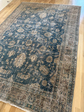 Load image into Gallery viewer, Vintage Turkish 7’ x 10’3”