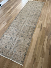Load image into Gallery viewer, Vintage Turkish 2’10” x 9’4”.