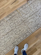 Load image into Gallery viewer, Vintage Turkish 2’9” x 11’