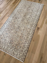 Load image into Gallery viewer, Vintage Turkish 3’1” x 6’6”