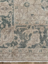 Load image into Gallery viewer, Vintage Turkish 6’7” x 9’9”