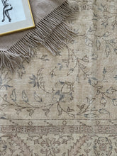 Load image into Gallery viewer, {ON HOLD} Vintage Turkish 9’ x 11’8”