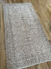 Load image into Gallery viewer, Vintage Turkish 3’5” x 6’6”
