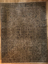 Load image into Gallery viewer, Vintage Turkish 8’1” x 10’9”