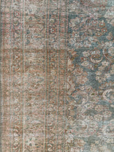 Load image into Gallery viewer, Antique Mahal 8’ x 13’7”