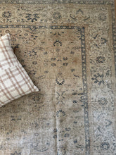 Load image into Gallery viewer, Vintage Kayseri 8’10” x 12’4”