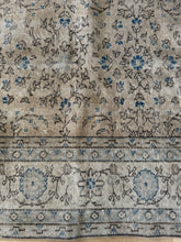 Load image into Gallery viewer, Vintage Turkish 9’ x 13’3”