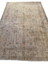 Load image into Gallery viewer, Vintage Turkish 7’2” x 10’7”