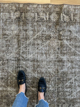 Load image into Gallery viewer, Antique Tabriz 4’2” x 6’1”