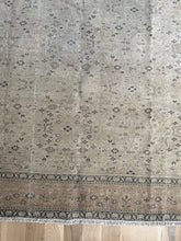 Load image into Gallery viewer, Vintage Kayseri 8’10” x 12’7”