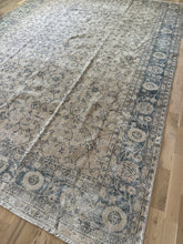 Load image into Gallery viewer, Vintage Turkish 8’6” x 11’4”