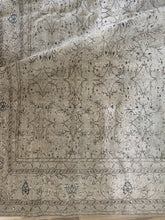 Load image into Gallery viewer, Vintage Kayseri 7’10” x 11’7”
