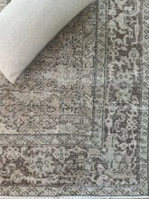 Load image into Gallery viewer, Vintage Turkish 6’3” x 10’3”