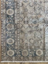 Load image into Gallery viewer, Vintage Turkish 8’6” x 11’4”