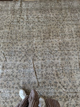 Load image into Gallery viewer, Vintage Turkish 9’2” x 13’2”