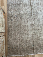 Load image into Gallery viewer, Vintage Turkish 7’6” x 12’