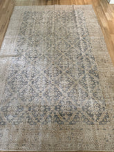 Load image into Gallery viewer, Vintage Turkish Oushak 6’9” x 10’4”