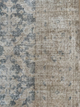 Load image into Gallery viewer, Vintage Turkish Oushak 6’9” x 10’4”